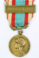 Médaille militaire de la Guerre d'Algérie - Armée Française ( originale )