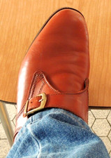 CHAUSSURES A BOUCLES     THE