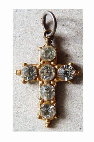 Bijou pendentif petite croix