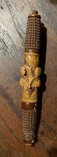 ETUI A AIGUILLES - PORTE-AIGUILLE - bois sculpté - Forêt noire - XIXème