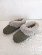 Chaussons neufs peau de - chaussons,