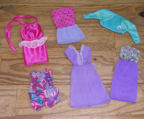 Lot vêtements barbie - de, de