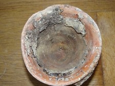 Beau Pot Ancien à Résine