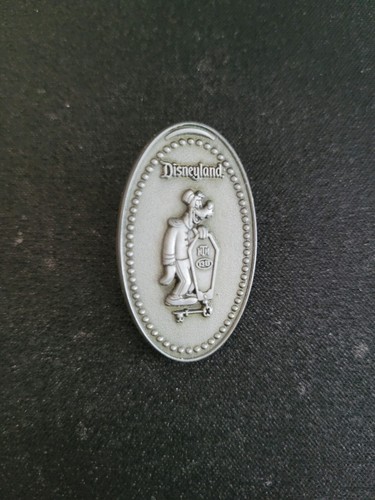 Pins disneyland hth - disneyland,