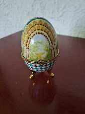 Oeuf en porcelaine pilulier