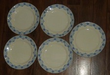 5 assiettes à dessert très