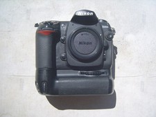 NIKON D200 - ZOOMS – FLASH – ACCESSOIRES COMPLETS – BOITE – PAPIERS