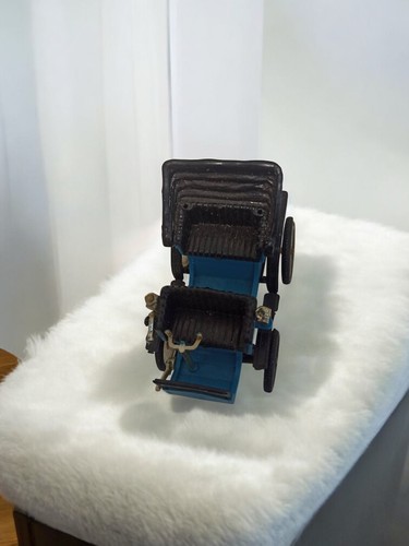 Voiture miniature vintage
