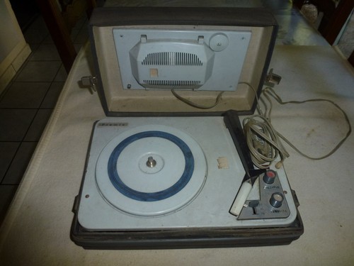 Ancien tourne disques - ancien, tourne-disques