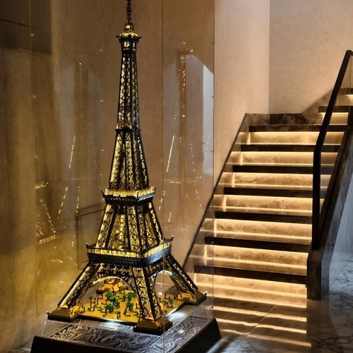 Tour eiffel géante - géante,