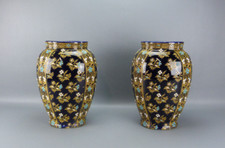 Magnifiques paire de vases en céramique décor floral émaillés, GIEN France.