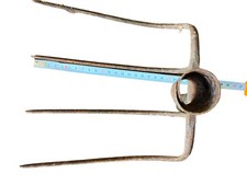 ANCIEN OUTIL DE JARDIN 3 DENT FER FORGE RASETTE CROCHET BÊCHE FOURCHE VINTAGE