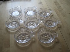 8 coupelles ronde  et creuses