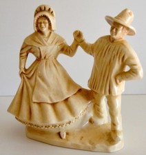 *COUPLE de BRETONS DANSANT
