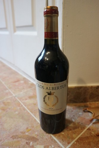 Bouteille vin rouge clos - bouteille,