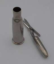 ORIGINALE COUPE ONGLES  INSERE DANS UNE BALLE DOUILLE ART.M 2-9 7 VIS-S