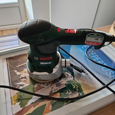 Lot de 2 ponceuses BOSCH et BLACK et DECKER