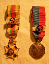 Lot 2 médailles miniatures