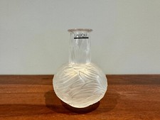 Lalique France : Petit vase en