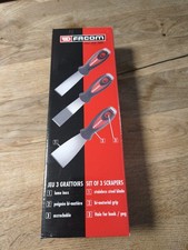 235.J1 – Lot de 3 grattoirs en inox