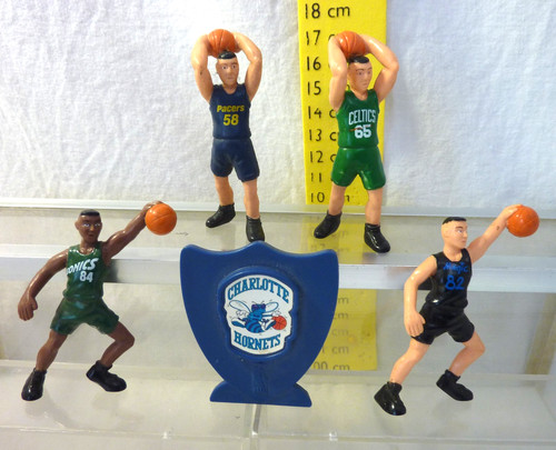 Figurines publicitaires - ,