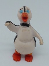 FIGURINE PVC PLASTIQUE ANCIENNE NESTOR LE PINGOUIN