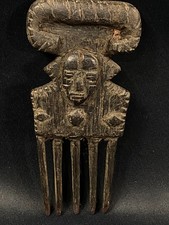 Peigne ancien à décor de