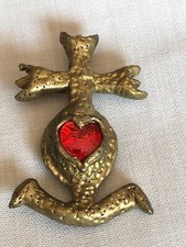 Broche croix de gardian Camargue en résine DLG Christian Lacroix Jacky de G