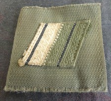 Galon militaire poitrine Brigadier-Chef – Grade armée française REF 5848