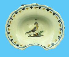 PLAT à BARBE XVIII  NEVERS  - oiseau huppé   