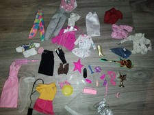lot vêtements, accessoires ,2 boucle d'oreille  Barbie Mattel 80 - 90  vintage