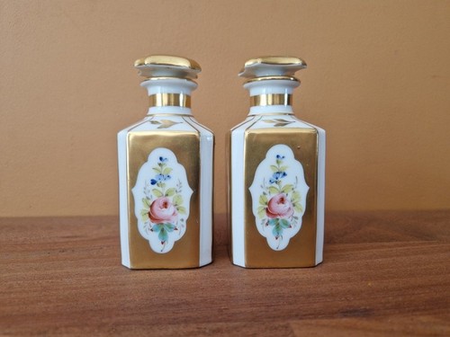 Paire flacons parfums en - de, à