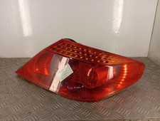 Feu arriere principal droit