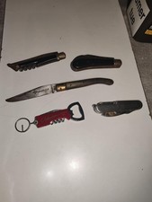 Lot de 5 couteaux pliants – Dont 2 Laguiole (1 signé G. David) – Traces d’usure