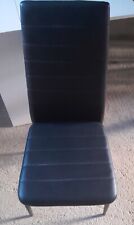 Table De Cuisine Ou Salle À Manger Blanche Avec 6 Chaises Noires 