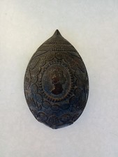 Noix De Coco Sculptée Travail