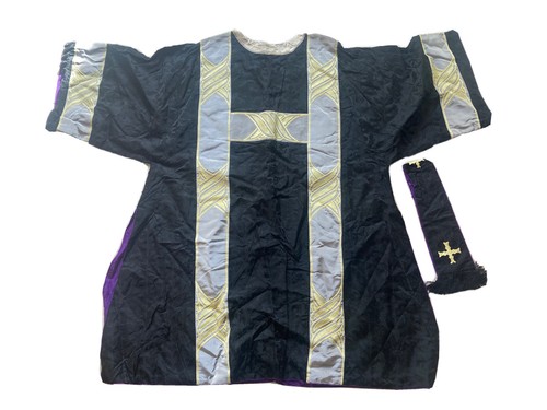 Tenue prêtre chasuble et - de,