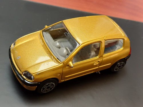 Burago renault clio 1 43 - burago,