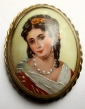 Ancienne broche couleur or camée porcelaine Portrait Femme 19° bijou vintage 544