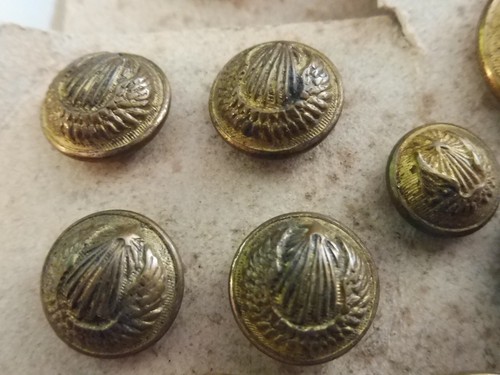 Ancien bouton militaire - ,