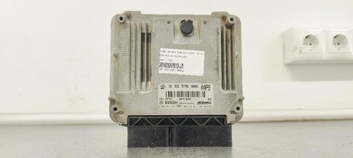 0281017105 boîtier moteur uce
