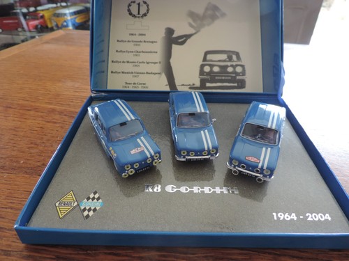 Coffret collector renault 8 - 3,