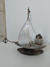 Ancien bateau voilier en coquillage porte montre encrier