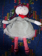 KB/  DOUDOU POUPEE JACADI NINA ROBE ROSE GRIS  "LIRE""