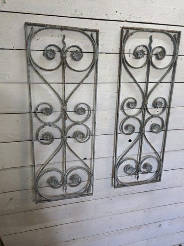 Paire grilles fer forgé - paire, en
