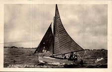 *76742 cpsm 34 Grau d'Agde - petit voilier en Promenade