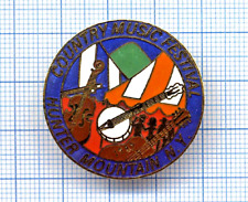 Pin's COUNTRY MUSIC FESTIVAL HUNTER MOUNTAIN N.Y. 1989 / Guitare banjo violon
