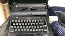 Machine à écrire ROYAL
