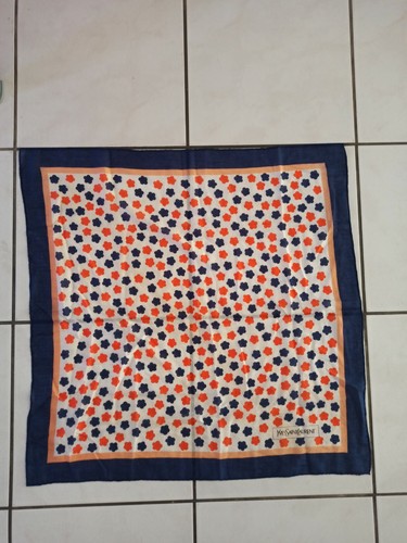 Foulard soie yves saint - soie,