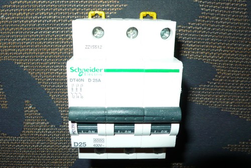 Disjoncteur 25a triphase - 25a,